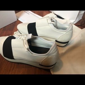 Balancing shoes size 9